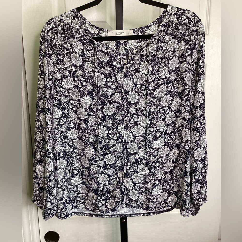 Loft Navy Blue & White Floral Mixed Media Blouse, size MP